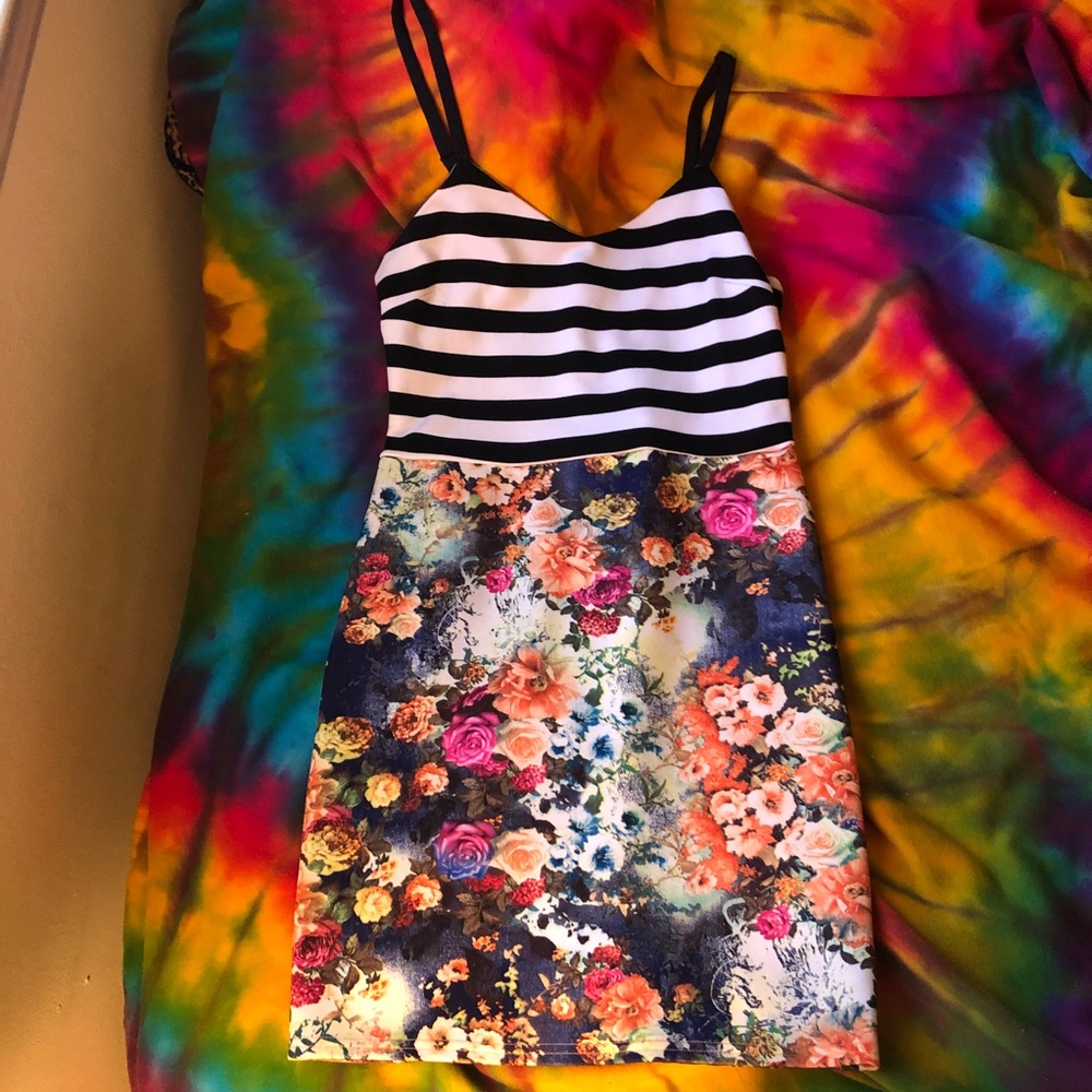 Like new floral print Dress